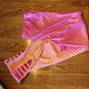Girls size 10/12 spandex leggings.